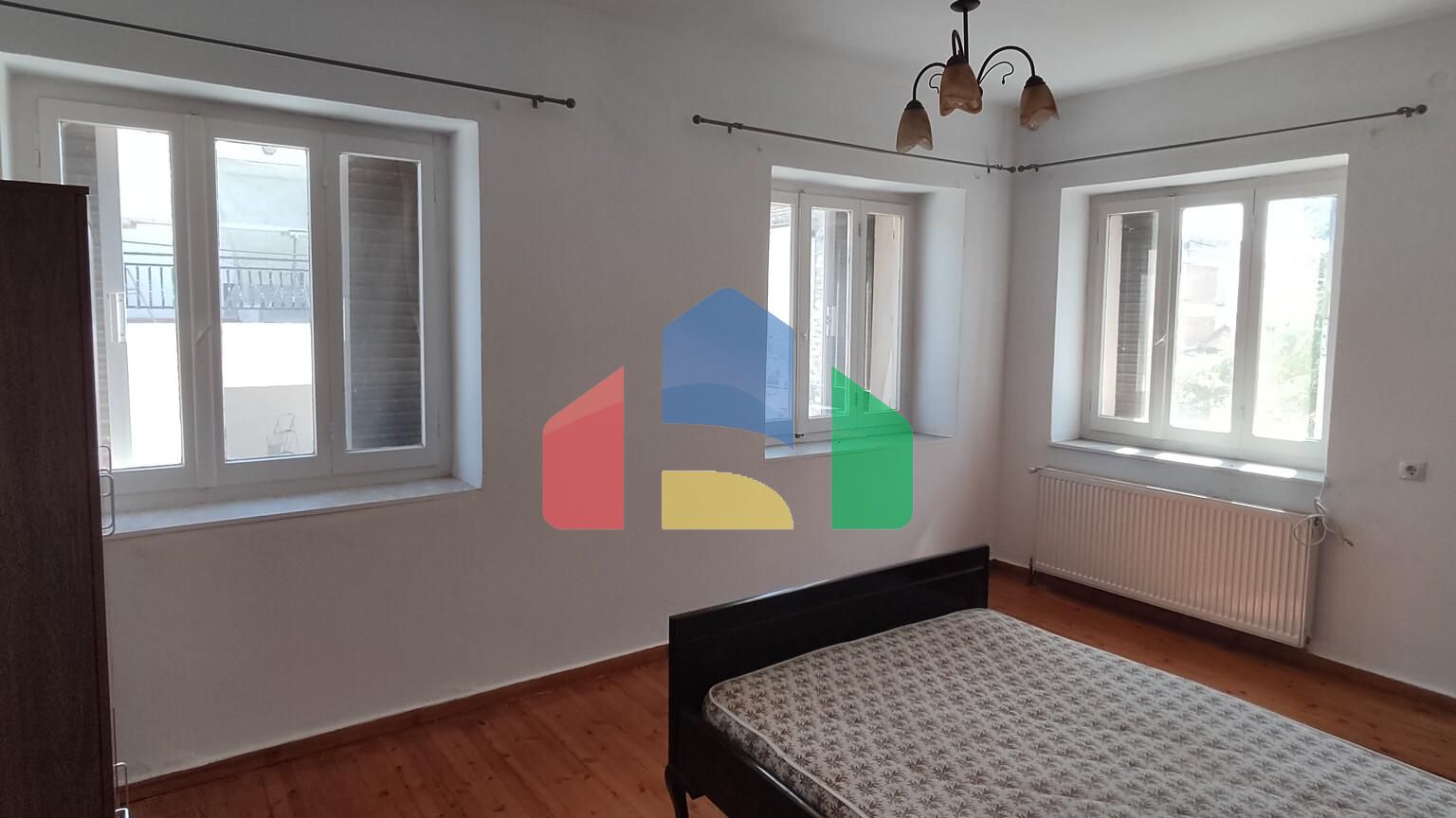 Продаж - Котедж 135 m² Евія