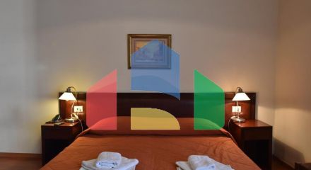 Продаж - Готель 1500 m² Евія