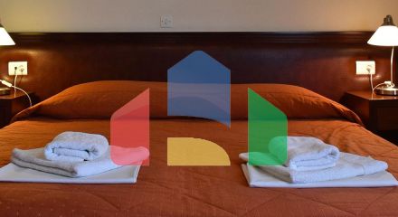 Продаж - Готель 1500 m² Евія