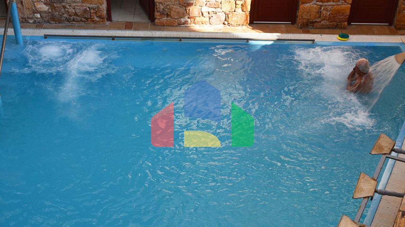 Продаж - Готель 1500 m² Евія