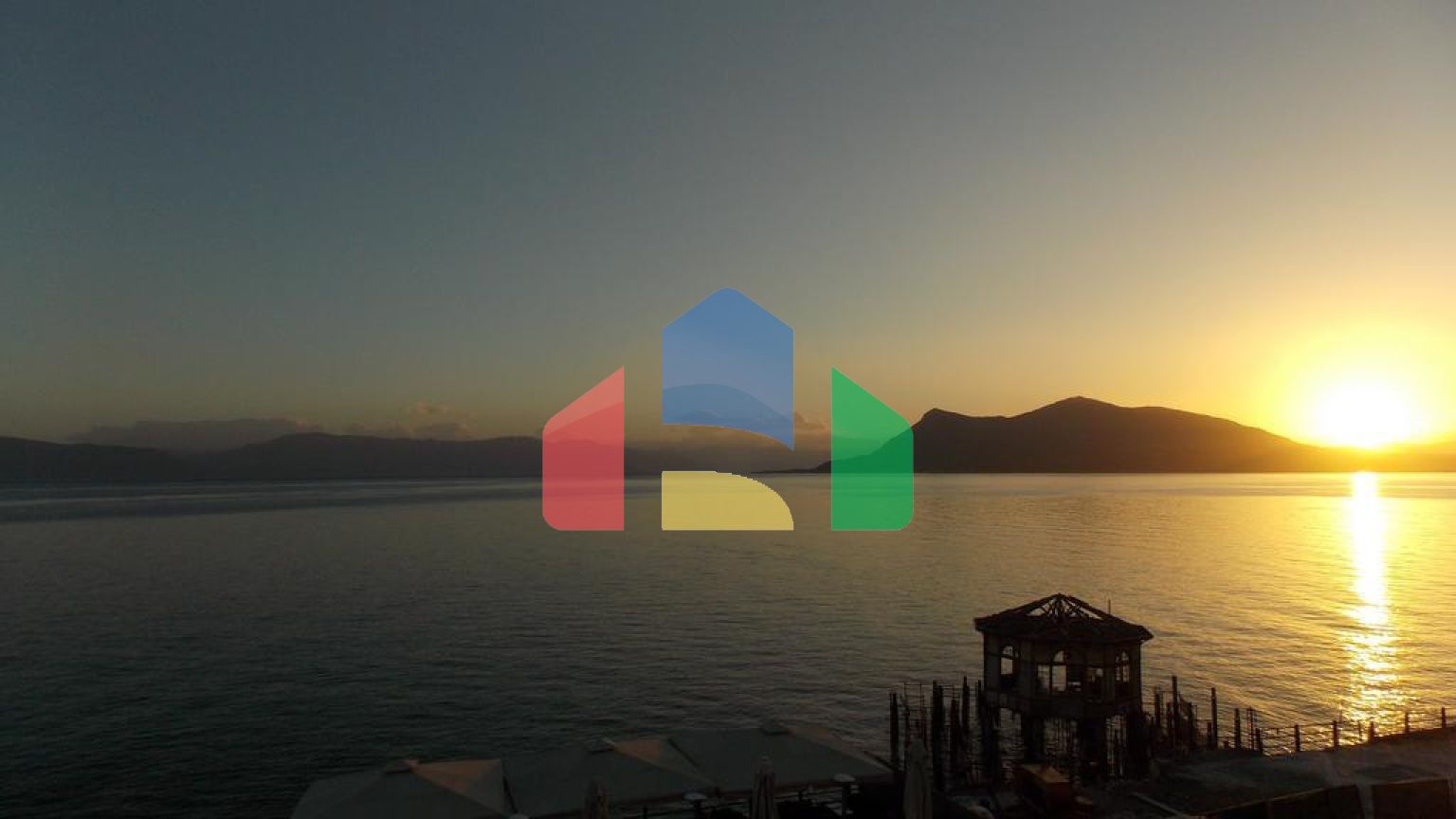 Продаж - Готель 1500 m² Евія