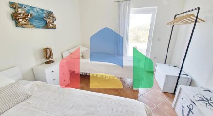 Продаж - Котедж 183 m² Евія