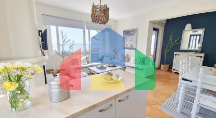 Продаж - Котедж 183 m² Евія