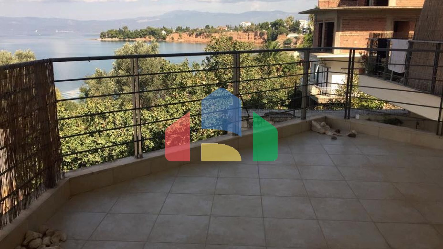 Продаж - Квартира 1406 m² Евія