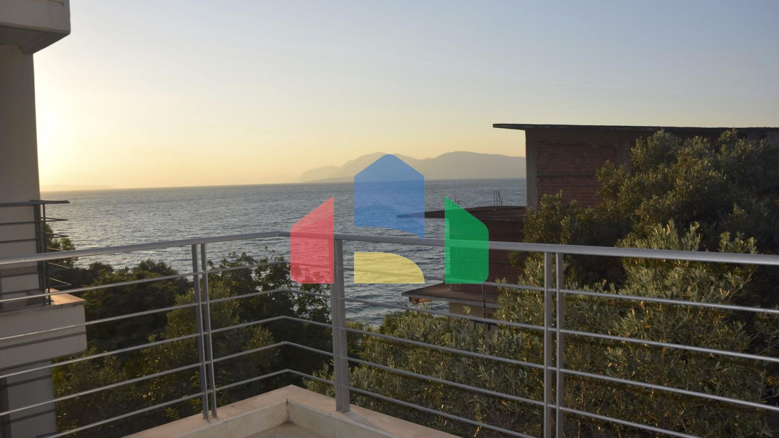 Продаж - Квартира 1406 m² Евія