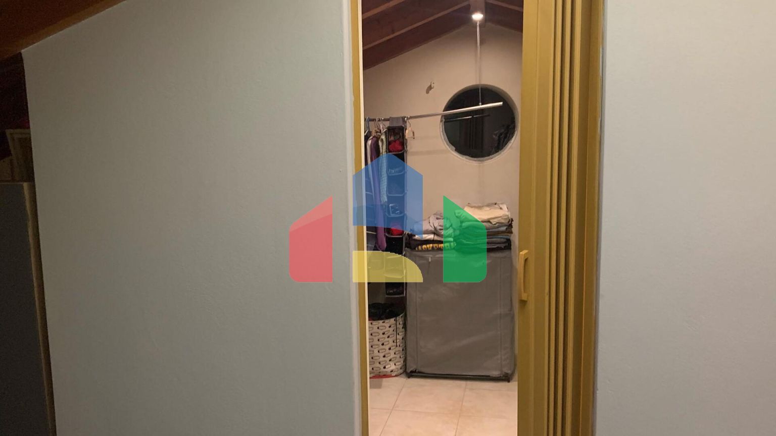 Продаж - Квартира 1406 m² Евія