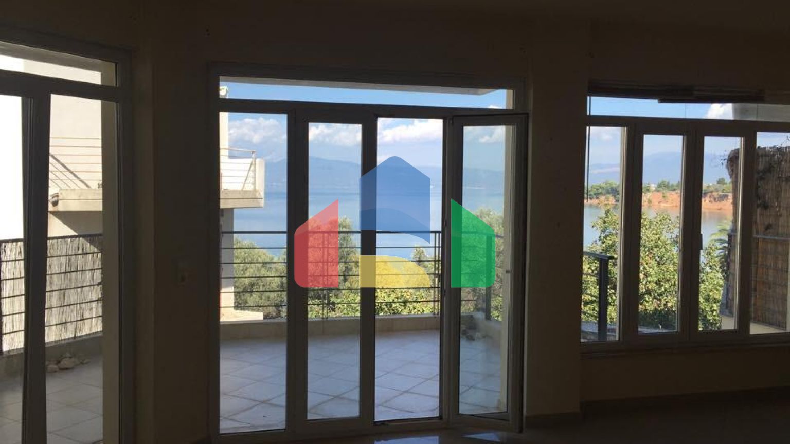 Продаж - Квартира 1406 m² Евія