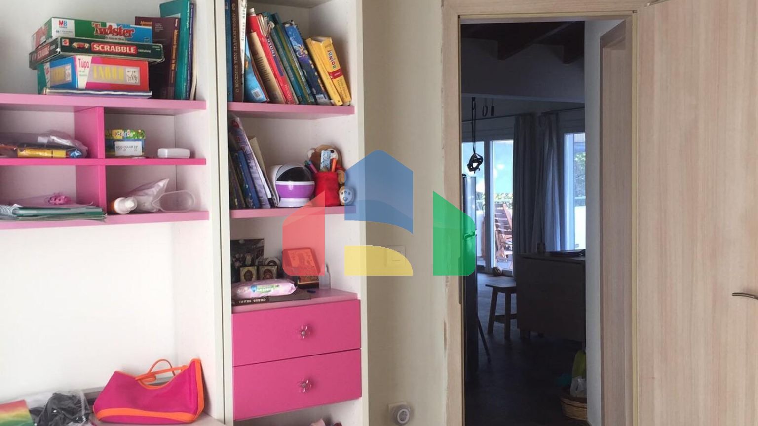 Продаж - Квартира 1406 m² Евія