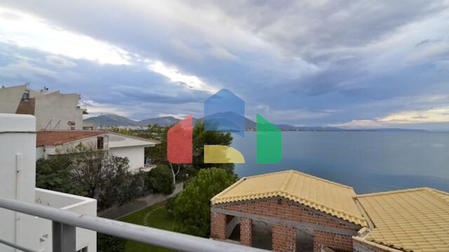 Продаж - Квартира 1406 m² Евія