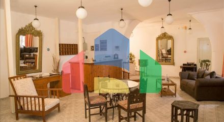 Продаж - Готель 900 m² Евія