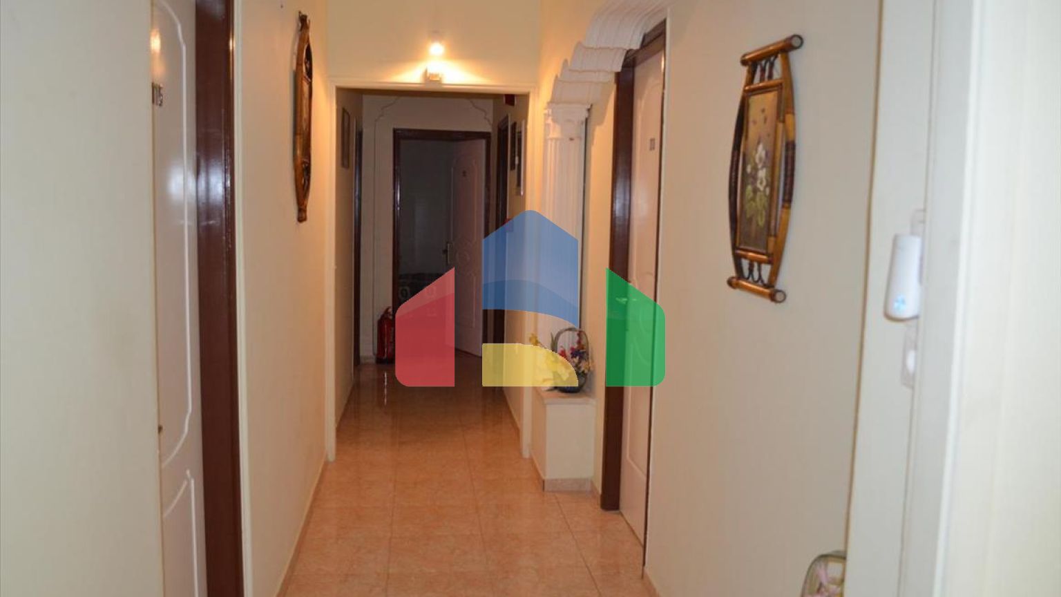 Продаж - Готель 630 m² Евія