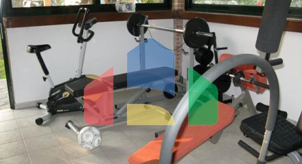 Продаж - Готель 400 m² Евія