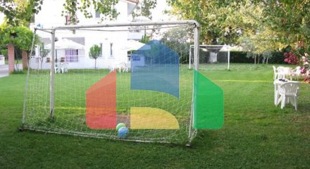 Продаж - Готель 400 m² Евія