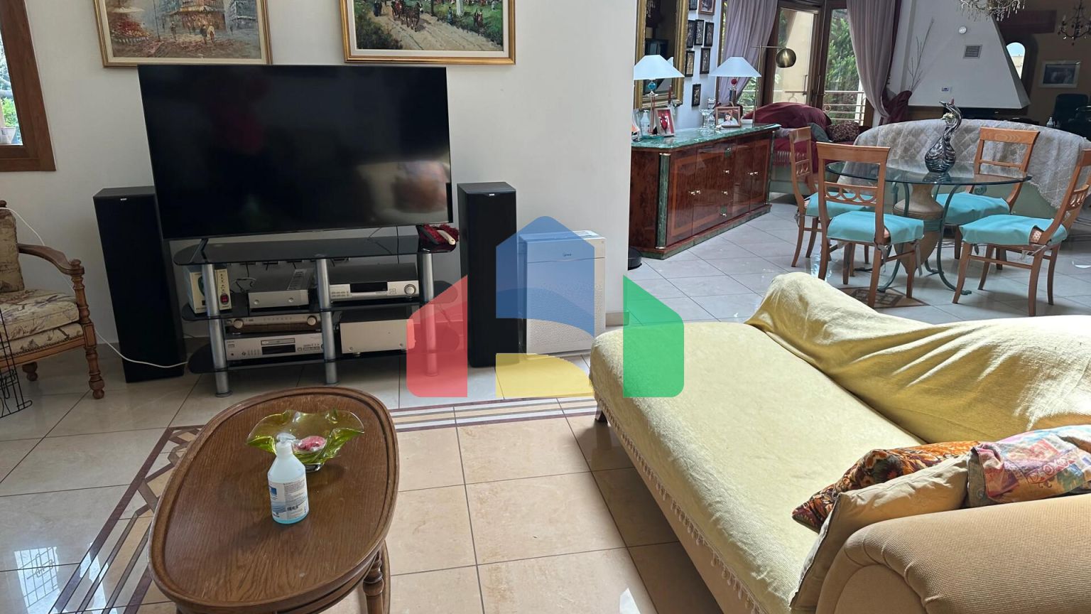 Продажа - Вилла 585 m² Эвия