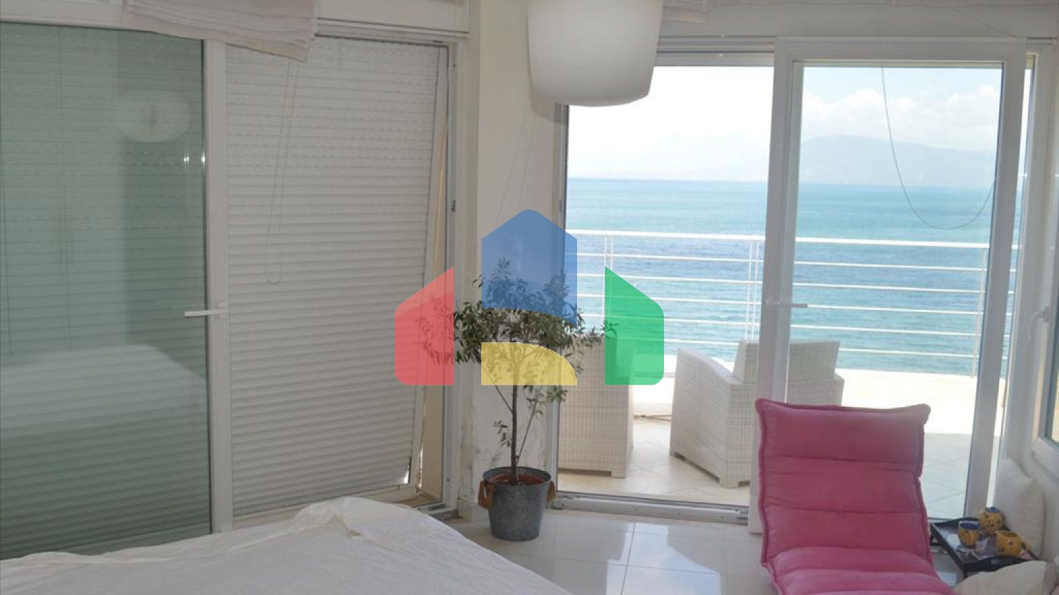 Продажа - Таунхаус 135 m² Эвия