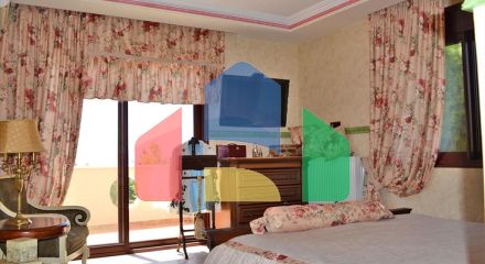 Продаж - Котедж 550 m² Евія