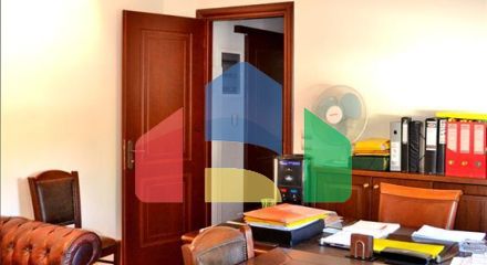 Продаж - Котедж 550 m² Евія