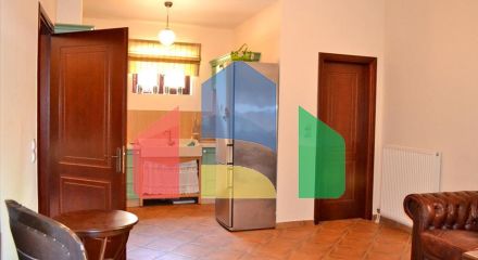 Продаж - Котедж 550 m² Евія