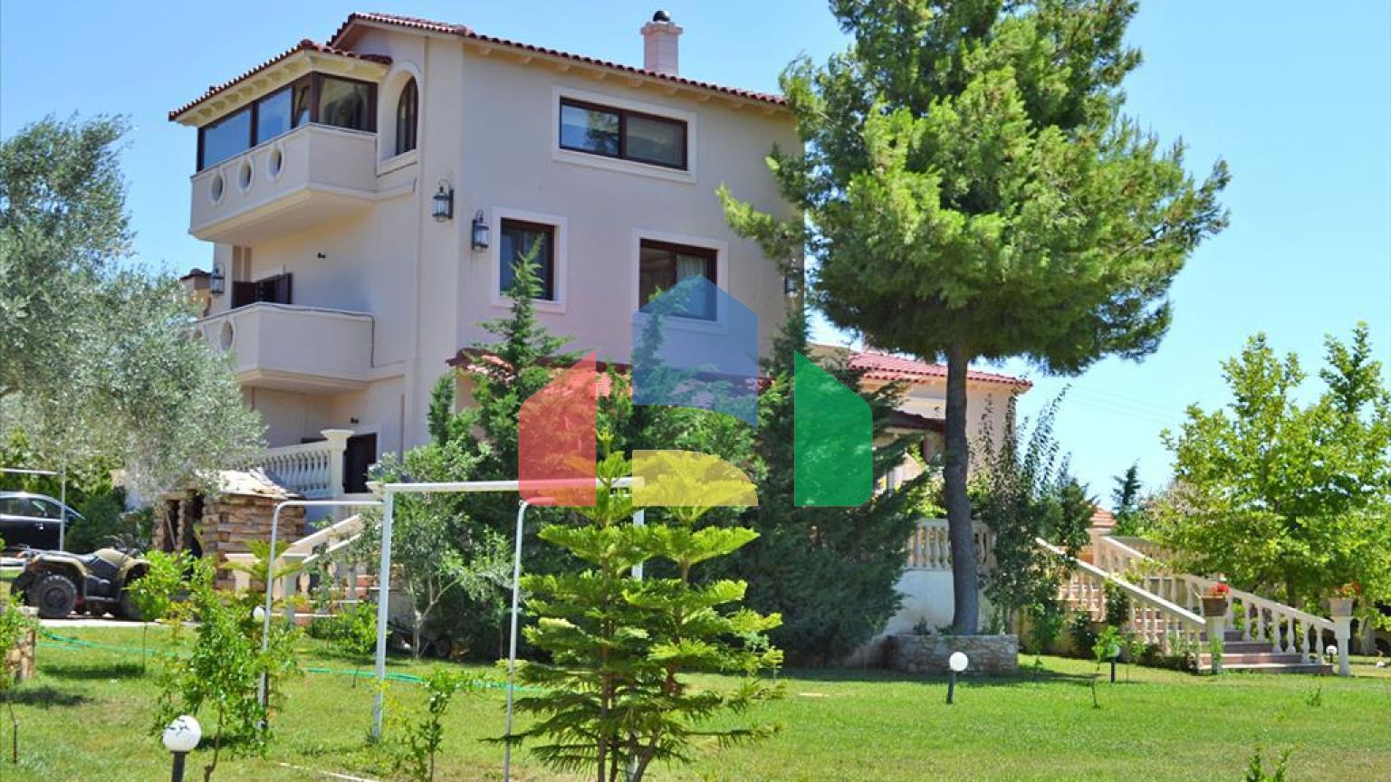 Продаж - Котедж 550 m² Евія