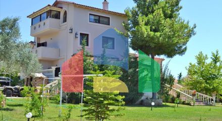 Продаж - Котедж 550 m² Евія