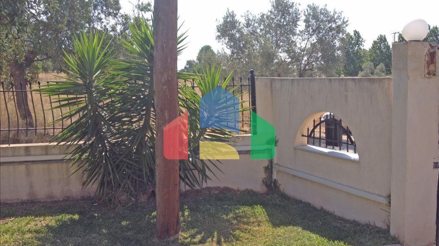 Продаж - Котедж 460 m² Евія