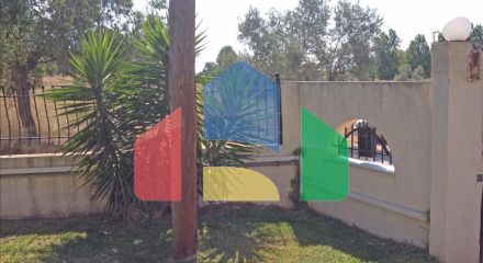 Продаж - Котедж 460 m² Евія