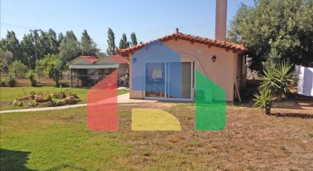 Продаж - Котедж 460 m² Евія