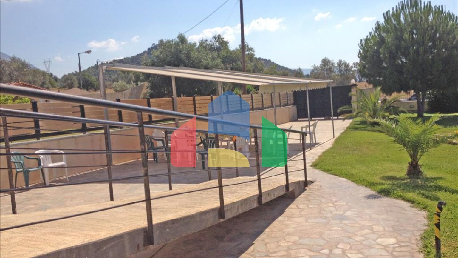 Продаж - Котедж 460 m² Евія