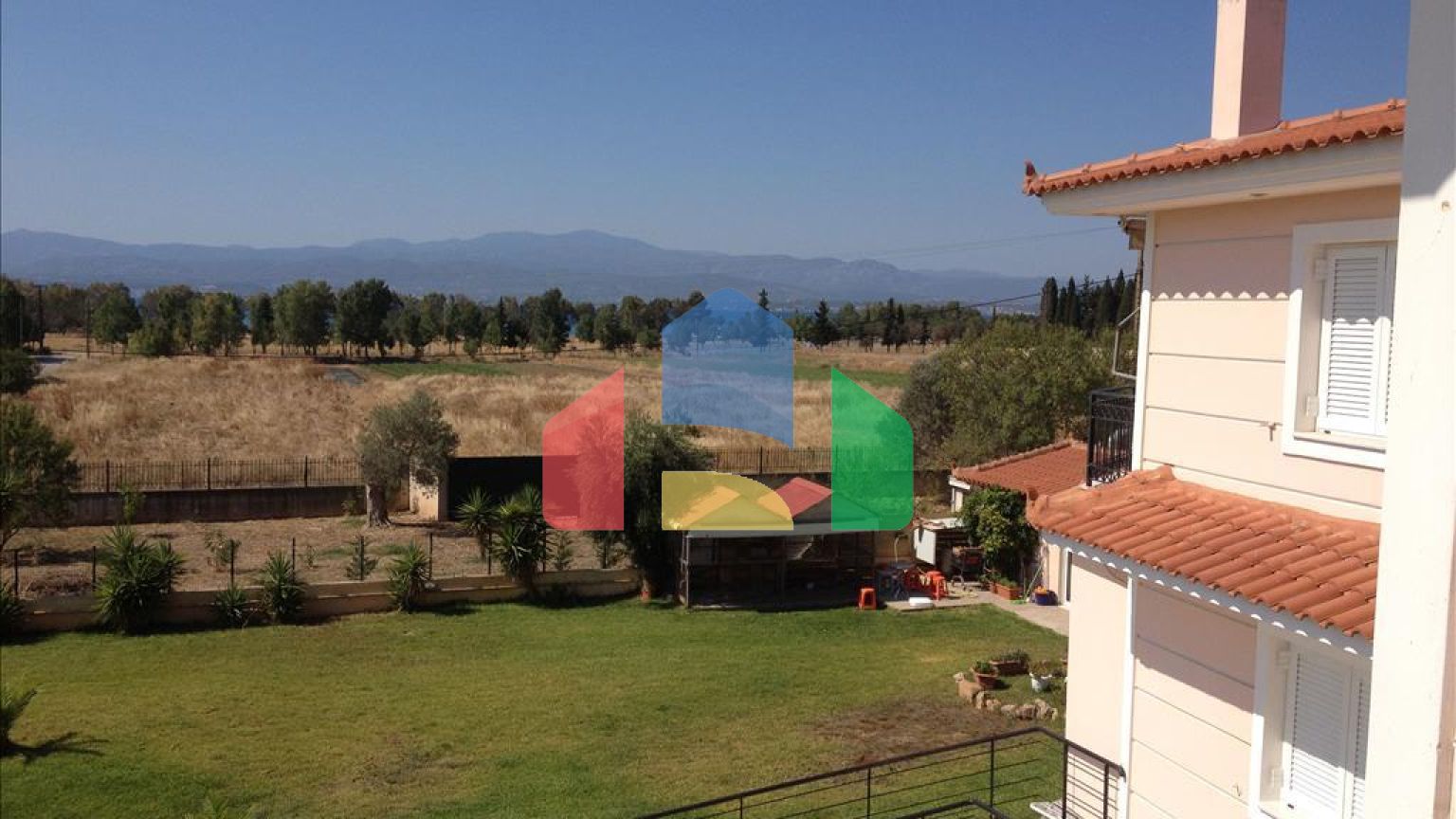 Продаж - Котедж 460 m² Евія