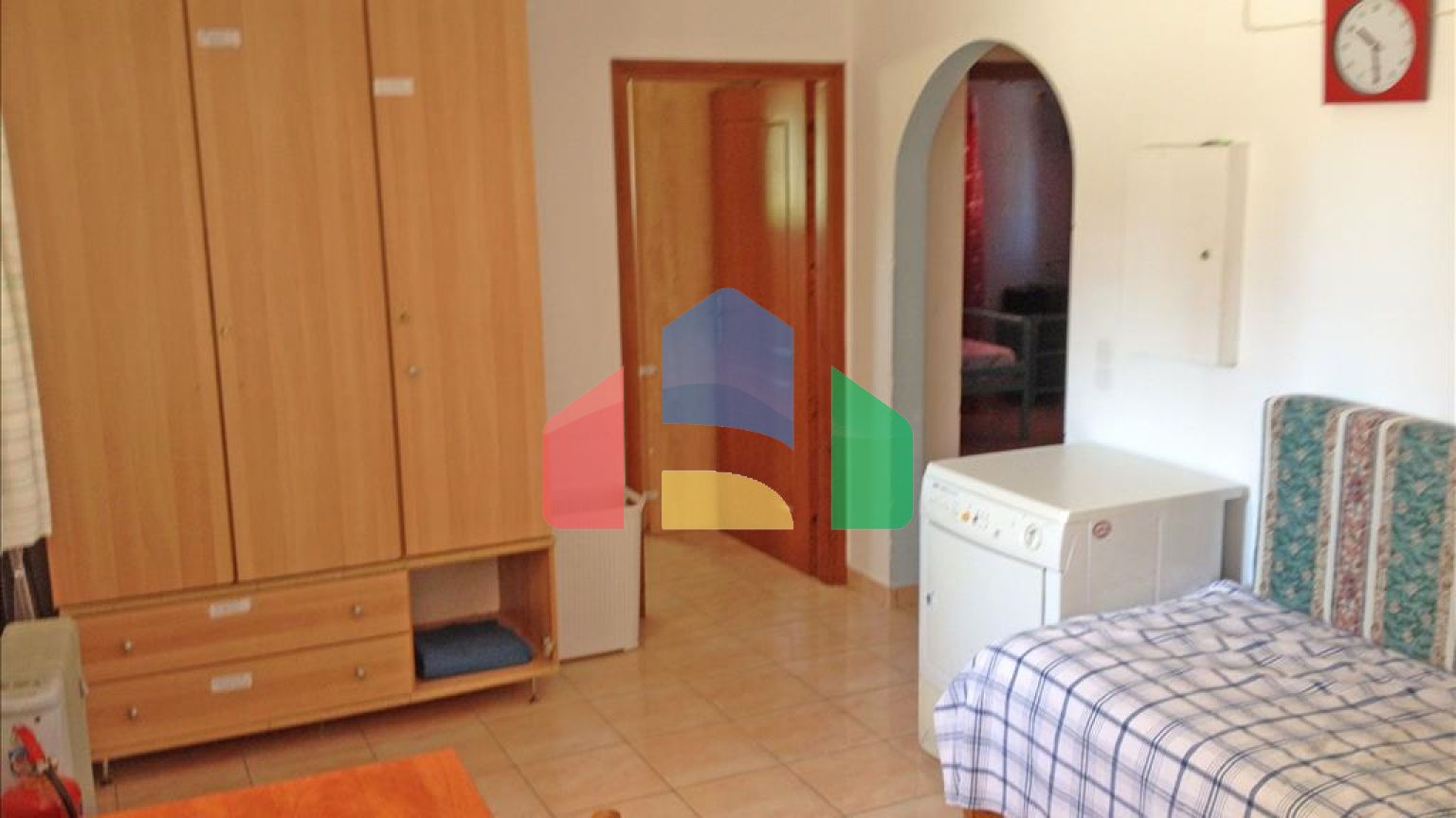 Продаж - Котедж 460 m² Евія