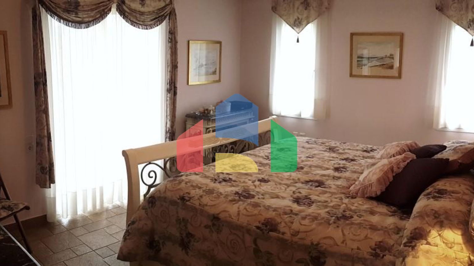 Продажа - Вилла 440 m² Эвия