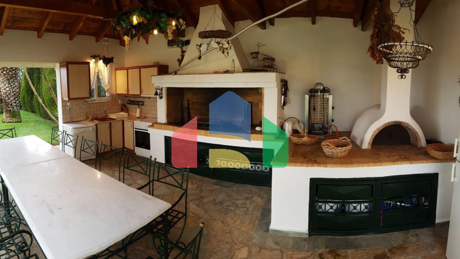 Продажа - Вилла 440 m² Эвия