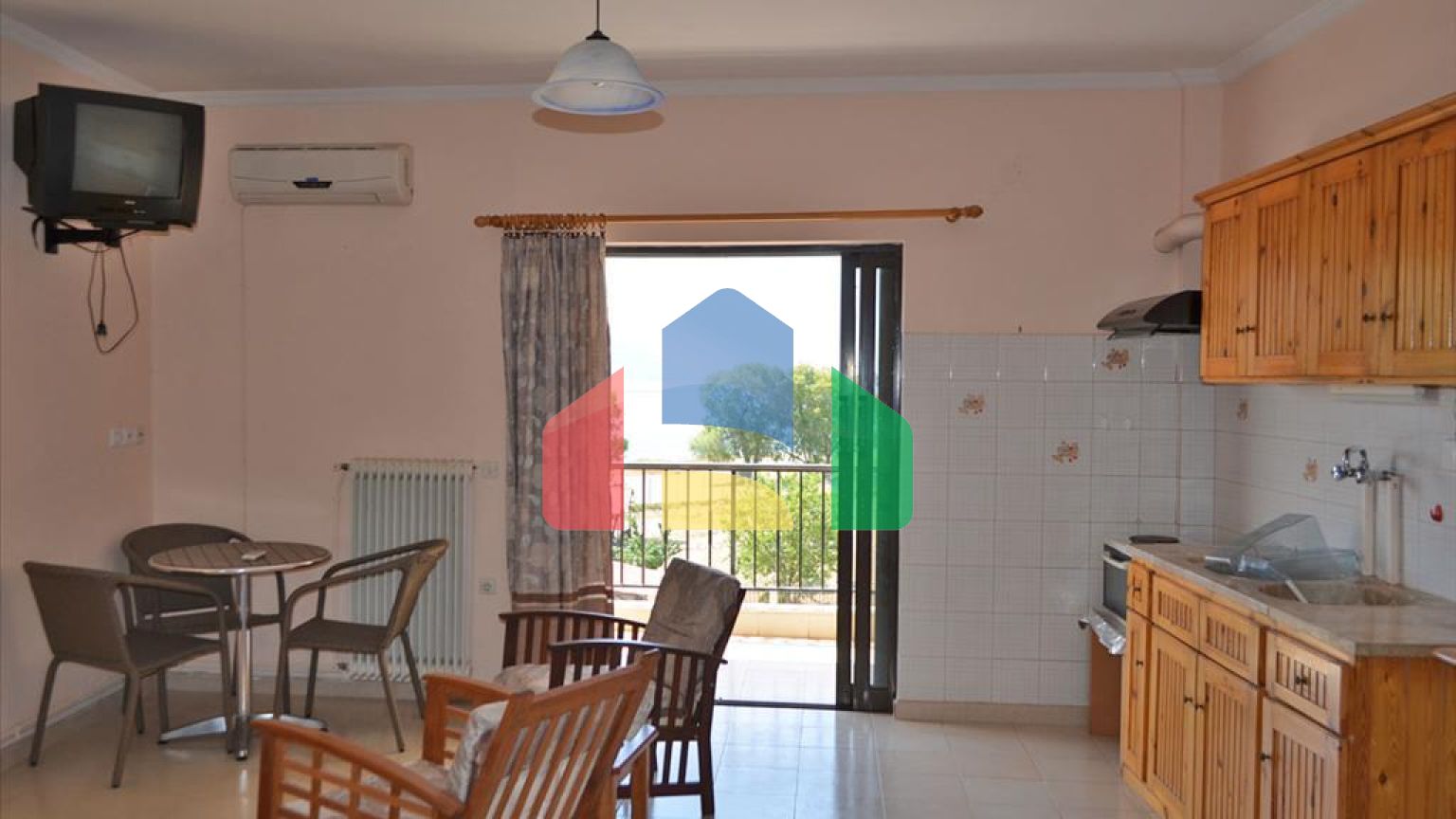 Продаж - Бізнес 600 m² Евія