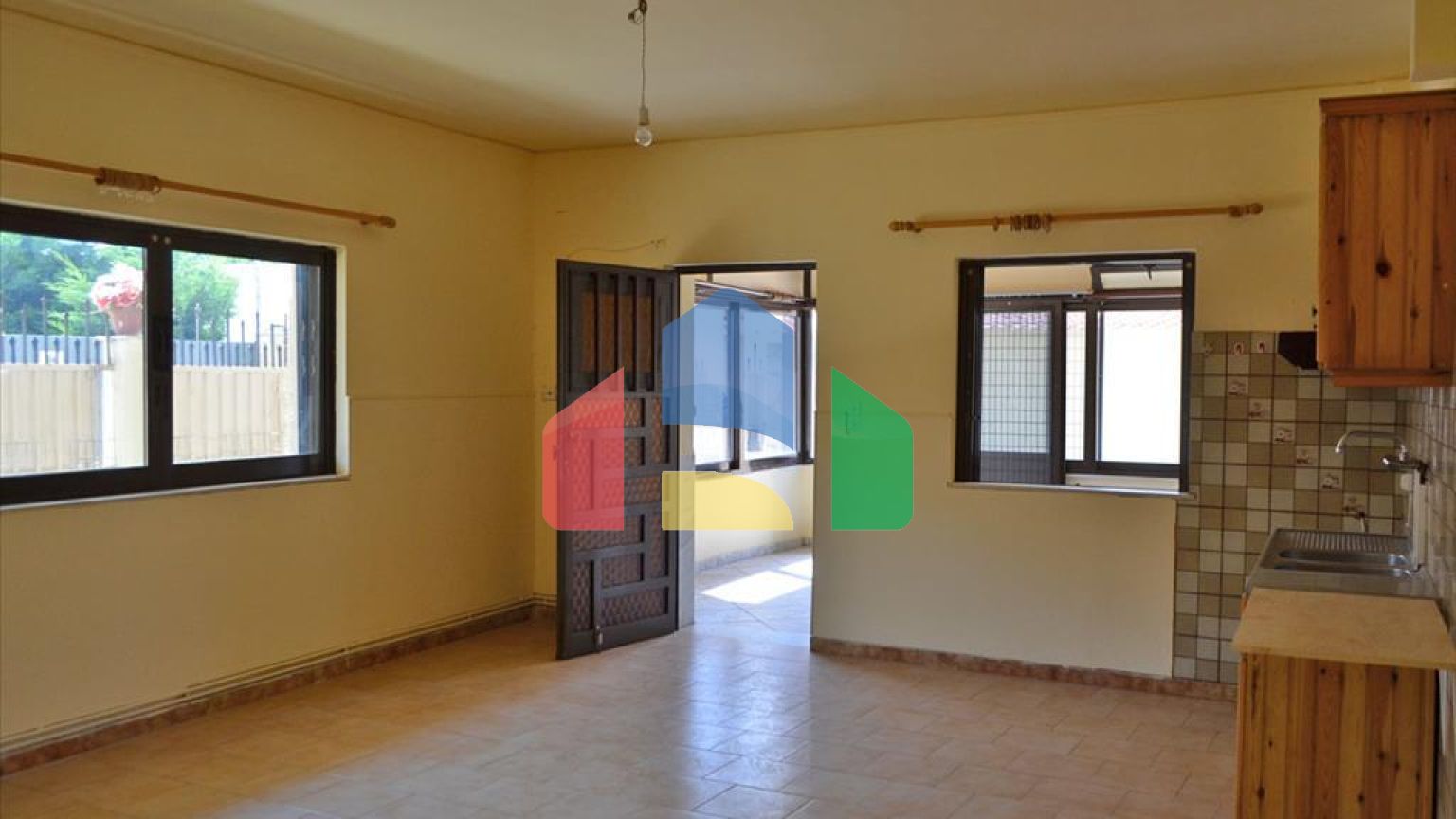 Продаж - Бізнес 600 m² Евія