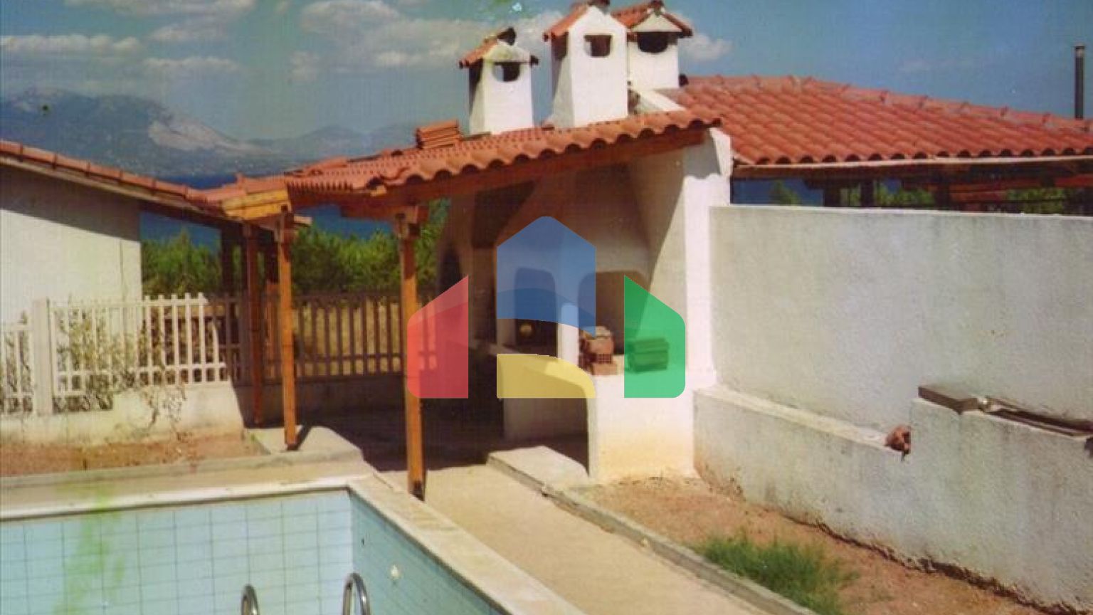 Продаж - Котедж 316 m² Евія