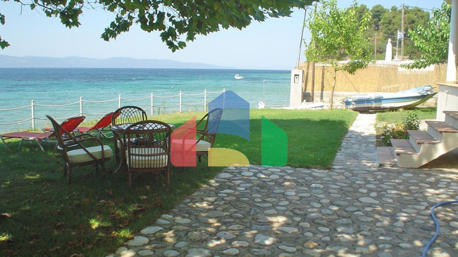 Продаж - Котедж 120 m² Евія