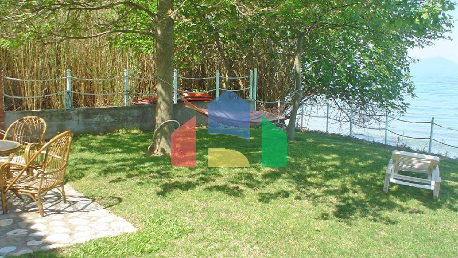 Продаж - Котедж 120 m² Евія