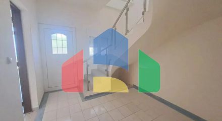 Продаж - Котедж 95 m² Евія