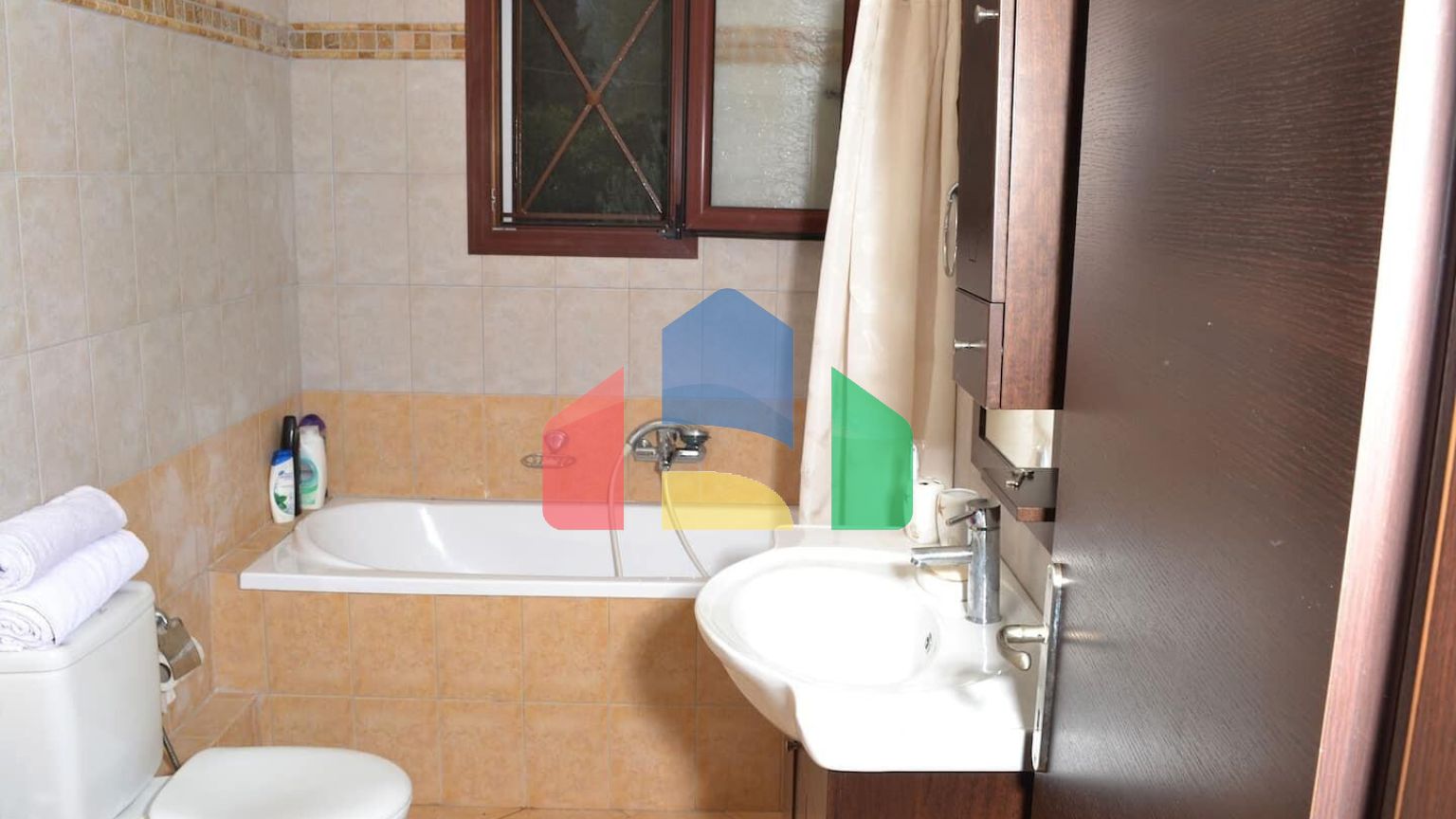 Продаж - Котедж 185 m² Евія