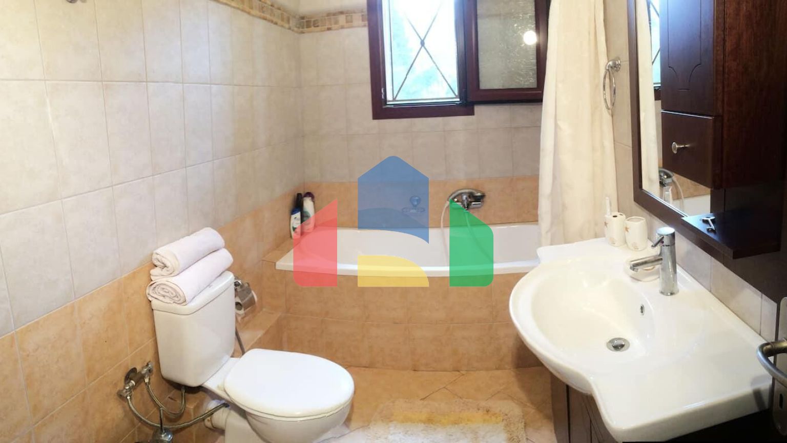 Продаж - Котедж 185 m² Евія