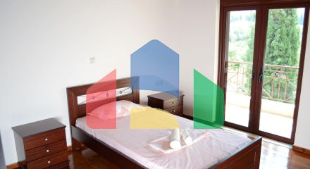 Продаж - Котедж 185 m² Евія