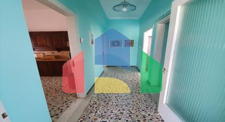 Продаж - Готель 307 m² Евія