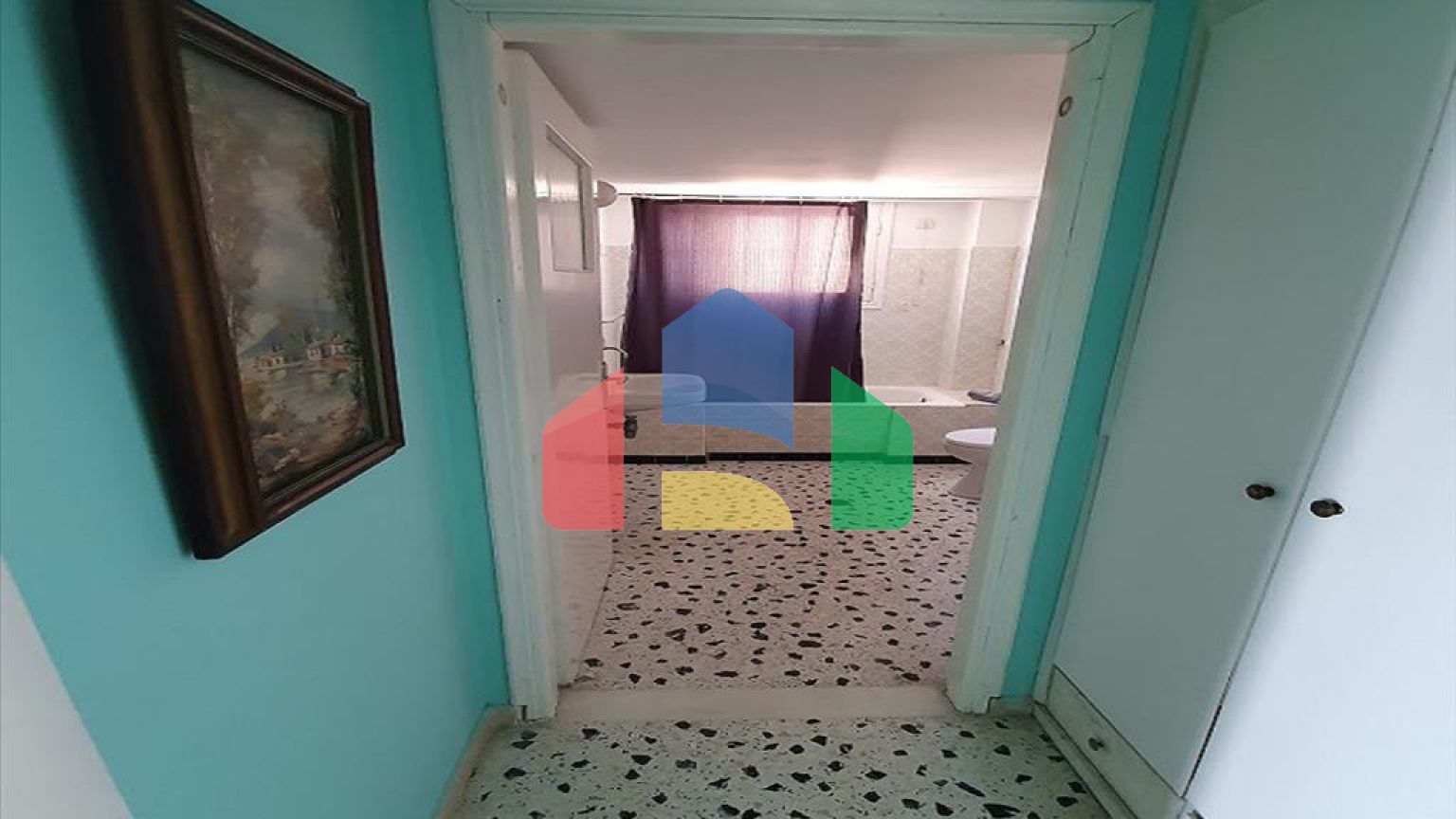 Продаж - Готель 307 m² Евія