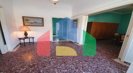 Продаж - Готель 307 m² Евія