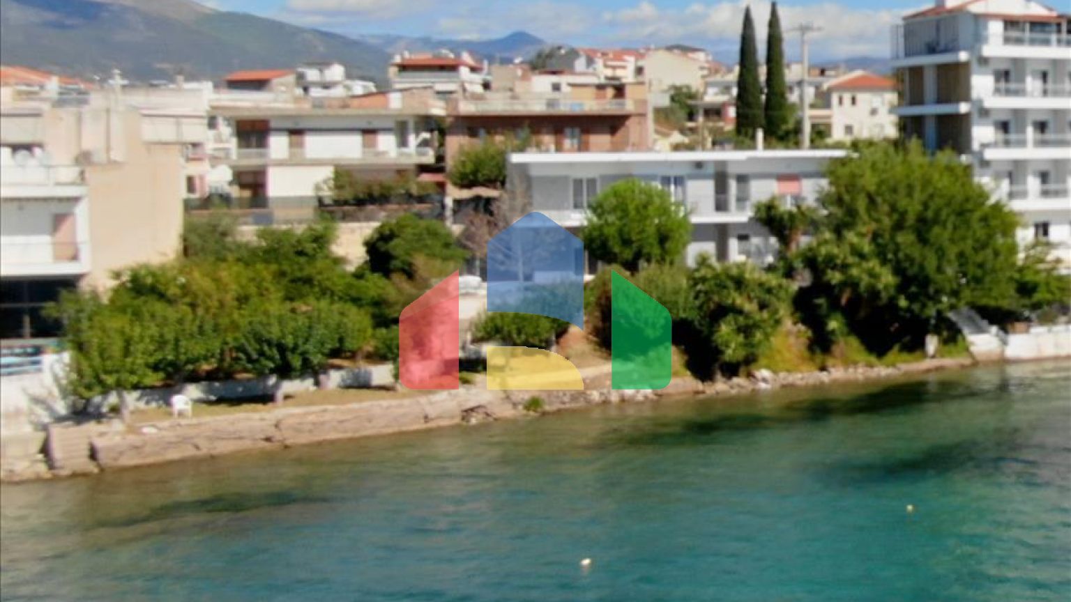 Продаж - Готель 307 m² Евія