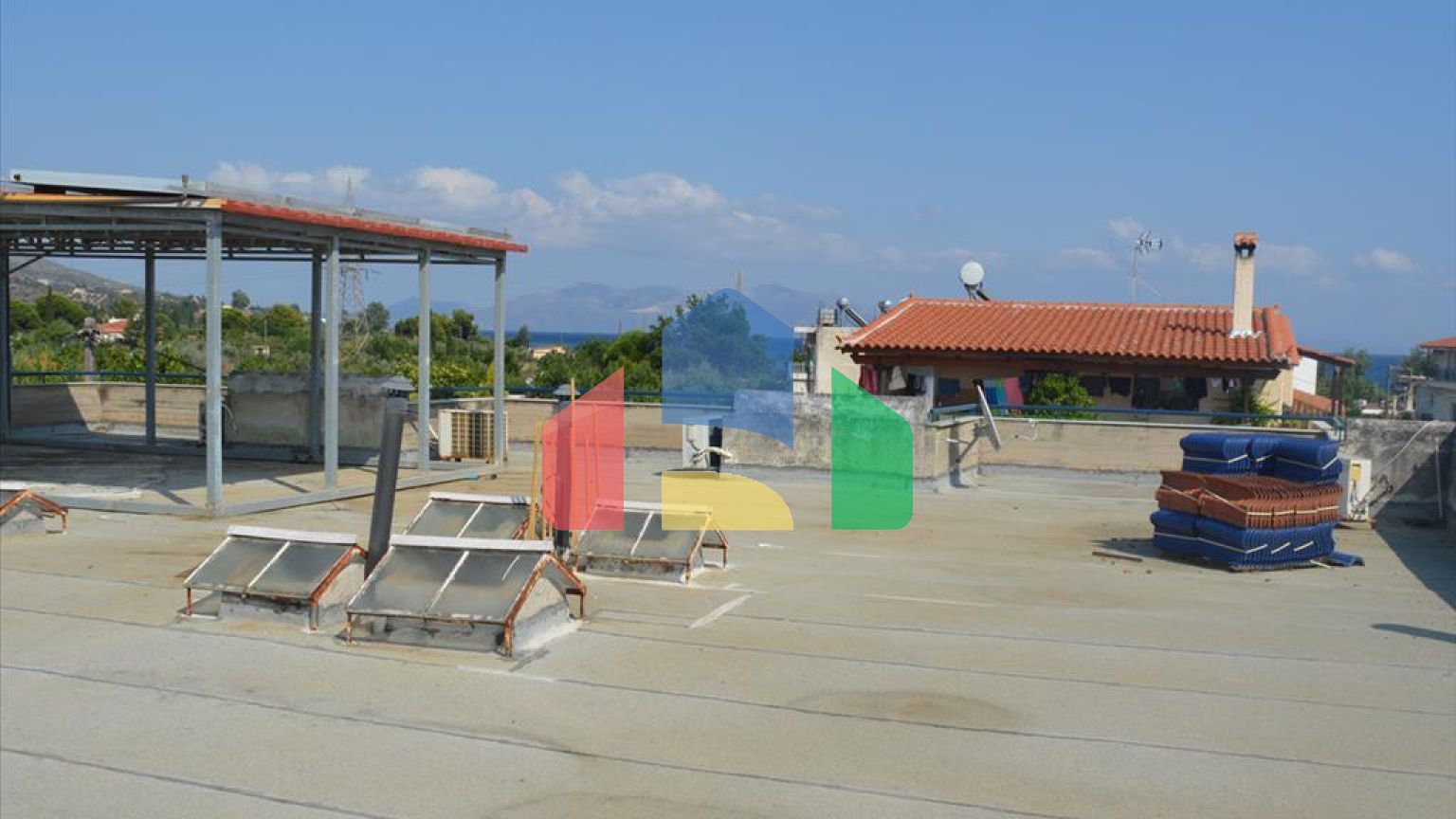 Продаж - Готель 946 m² Евія