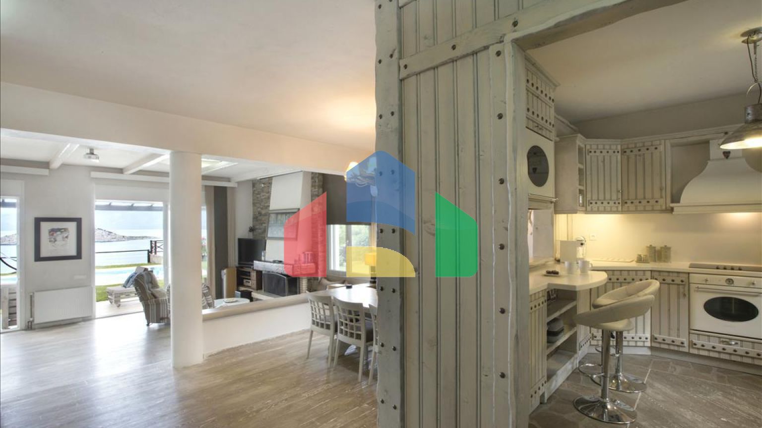 Продаж - Вілла 350 m² Евія