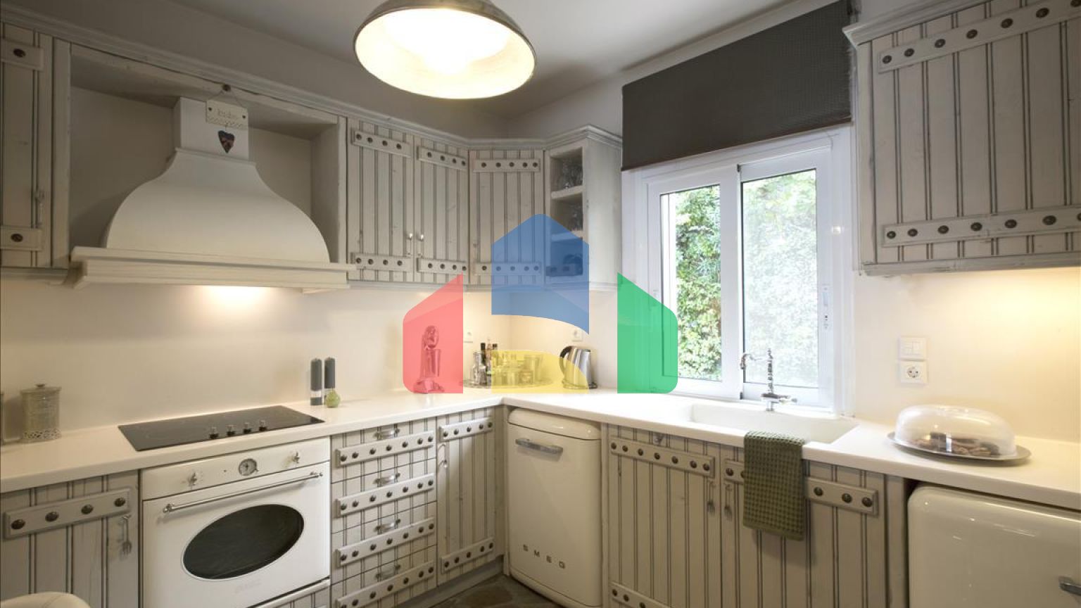 Продаж - Вілла 350 m² Евія