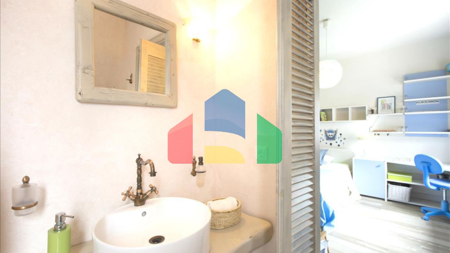 Продаж - Вілла 350 m² Евія