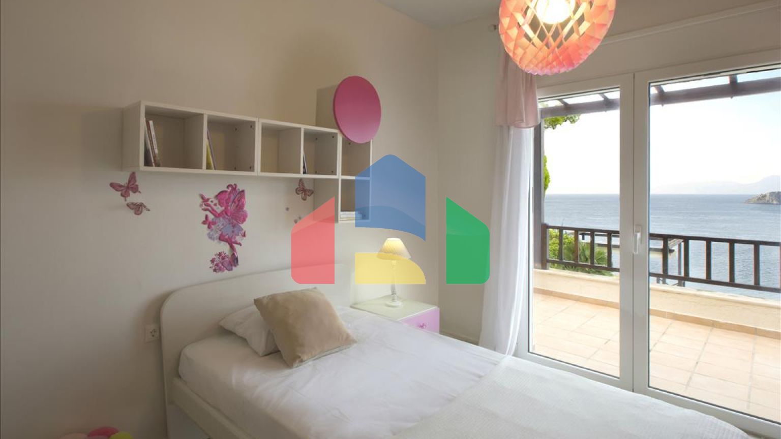 Продаж - Вілла 350 m² Евія